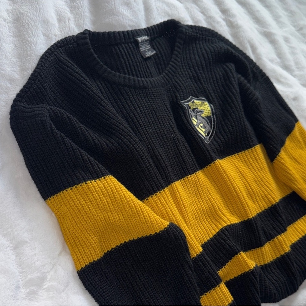 Harry Potter Hufflepuff Sweater XL Official Warner Bros Striped Knit House Crest - Picture 4 of 8